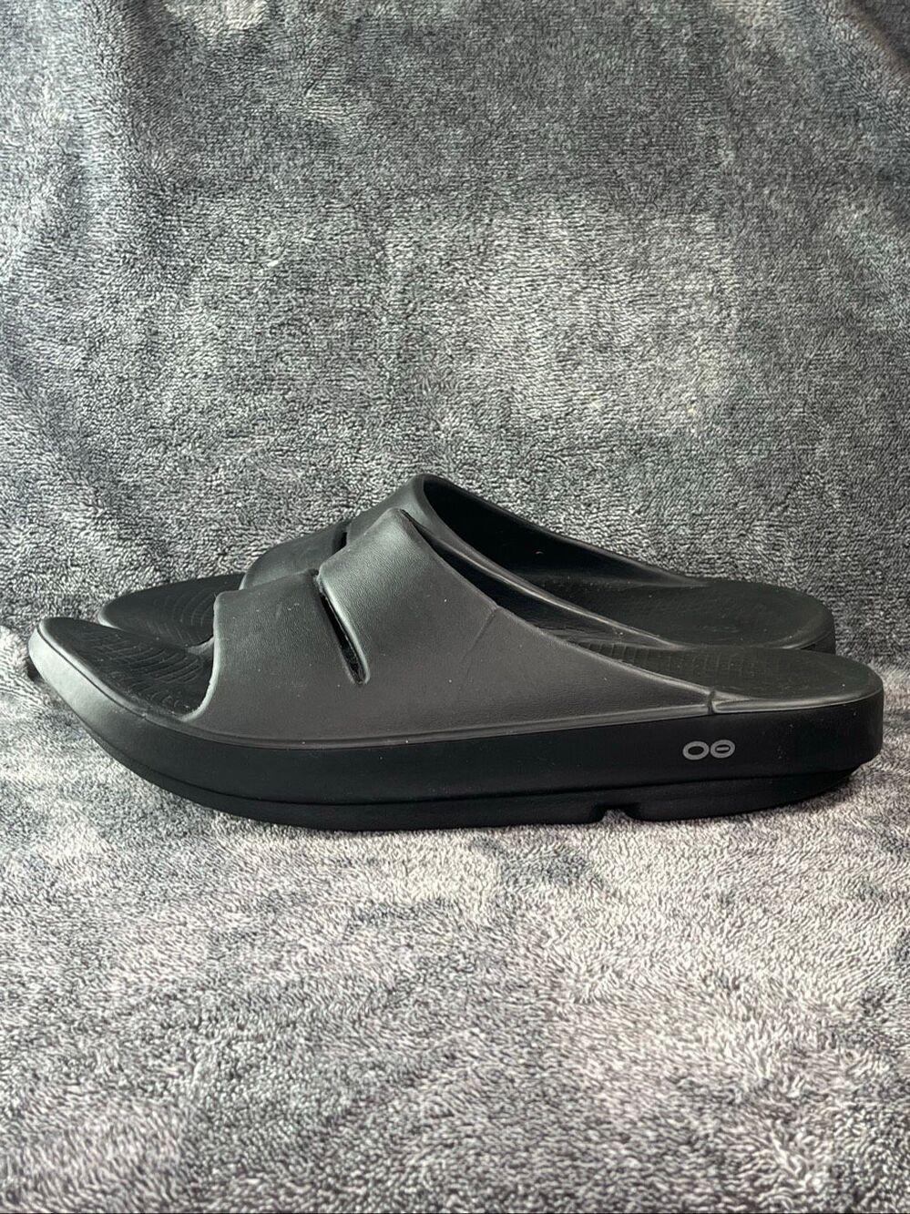 OOFOS OOahh Black OOfoam Recovery Slide Sandals Men Size 12 Women Size 14